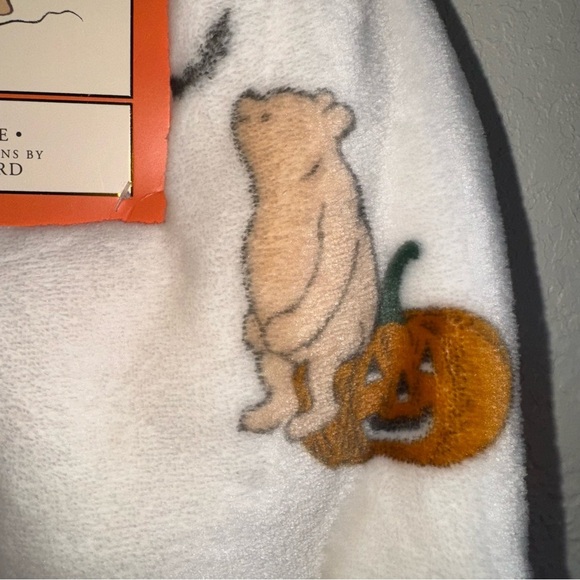 Disney Classic Winnie The Pooh Halloween Baby Blanket Eeyore Piglet New Pumpkin - Picture 7 of 11